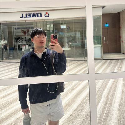 izackk8's profile picture. love to learn. live to learn.