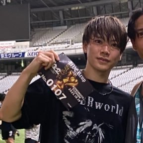 prayingrun_0910's profile picture. UVERworld