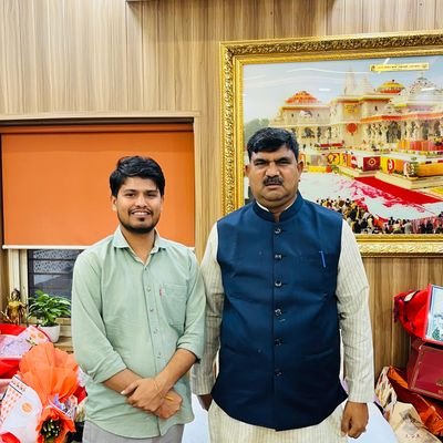 Prashan18099431's profile picture. अधिवक्ता उच्च न्यायालय लखनऊ 
#प्रदेश कार्यालय सह मंत्री पूर्व प्रदेश_सयोंजक राष्ट्रीय कला मंच आगरा पूर्व जिला सह संयोजक  #अधिवक्ता