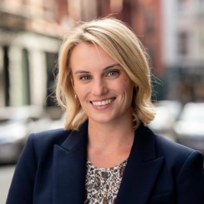 DanikaOwsley's profile picture. Head of Comms @CashApp (@blocks) ⚡️Formerly @SoFi, @CondeNast, @Hearst, among others