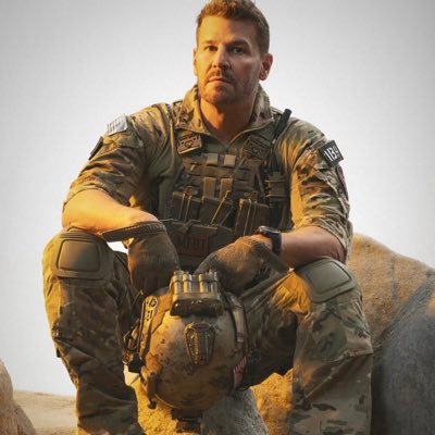 LonnyRalph's profile picture. Army in zone🏒🏒