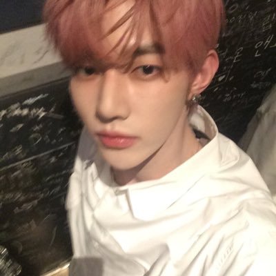 center_zhanghao's profile picture. Acc dedicated to the other half of my soul, Zhang Hao 🖤 (multi gg stan but this is a hao-centric account, not on twt 24/7)