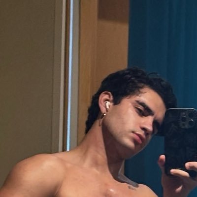 dercuryyz's profile picture. for @ArnMercurio and @aldotdenigris