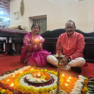cmbajpai's profile picture. सनातन प्रहरी (दुनिया का कोई भी आदमी सेक्युलर नहीं होता यदि वो कहता है कि मैं सेक्युलर हूँ तो सिर्फ़ झूठ बोलता है ) सरकारें सेक्युलर होती है