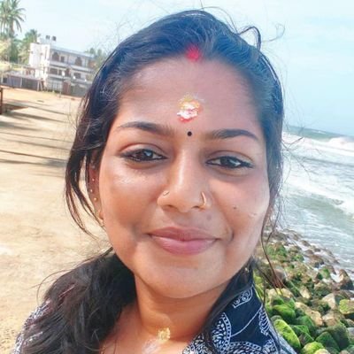 SharmilaOffl's profile picture. Life isn't about finding yourself it's about creating yourself... ❤️

Residing my life in my fashion..✨