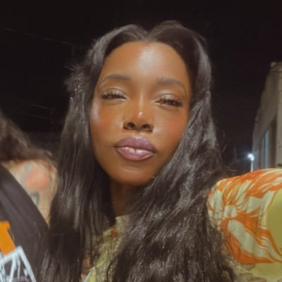 JMONEYBEEOTCH's profile picture. 