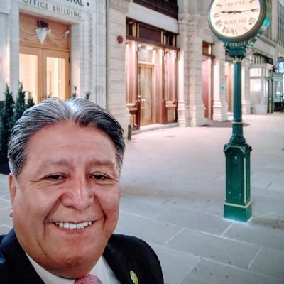salvadorPintoM3's profile picture. BOLIVIA,NO PUEDE HABER POBREZA,solo 13 MILLONES DE HABITANTES,NO PERMITIRÉ Q ROBEN SU PRESENTE A L@S NIÑ@S,Ex Candidato a Vicepresidente FPV, Ex VM Presupuesto
