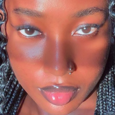 toxicwaifuu's profile picture. 