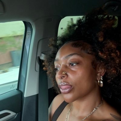 kkfromthebay_'s profile picture. spiritual being having a human experience🫀