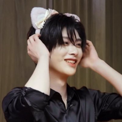 minrkrui's profile picture. prod. suga -♫₊˚.🎧✩｡