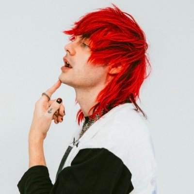 THINGSICNTCHNGE's profile picture. have the courage to exist