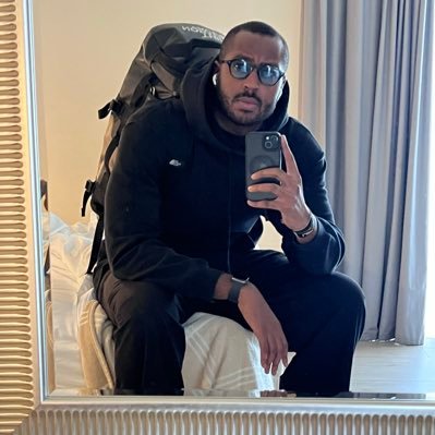 LarryAbia's profile picture. Resiliencia