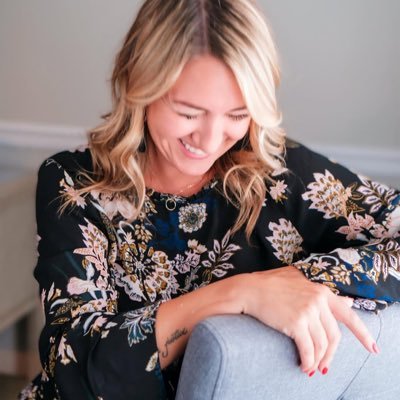wendyleahh's profile picture. Blessed. Humbled. Grateful. In awe of God. #letlovelead