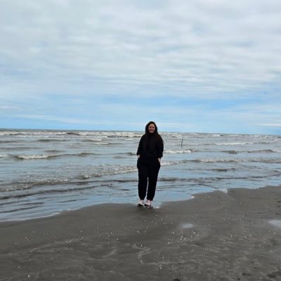 r_ss12345's profile picture. من اگه يه روز بخوام بين خودمو تو يه نفرو نجات بدم تورو نجات ميدم نه بخاطر تو بخاطر خودم چون اون زجري كه تو ديدن درد كشيدن تو هست تو مردن نيست.
