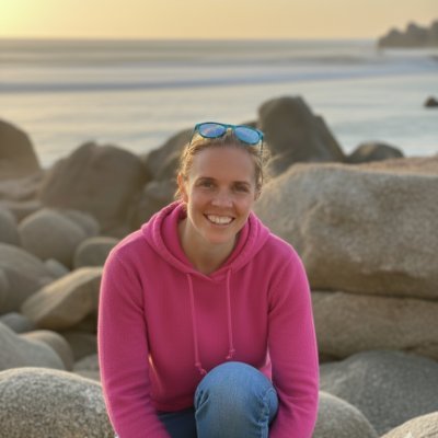 BertinhaOtero's profile picture. 👧Mamá 🦀Galega
🎨Dibujando la realidad, la traductora entre lo que quieres y cómo lo usas (UX/UI Designer)
🏄‍♀️De mayor quiero ser paddle surfer