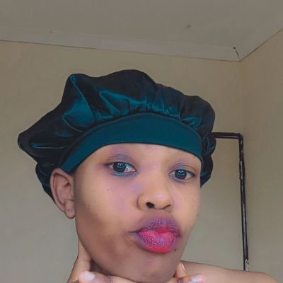 WillieW10203's profile picture. Trainee psychotherapist 🙇🧠  
 Trauma Informed | Let's Talk Healing 🥰