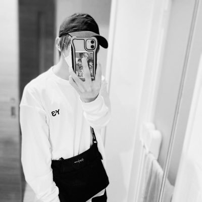 Noa0874's profile picture. 23￤古着￤写真￤睡眠￤邦ロック￤にじさんじ￤ディズニー￤KH