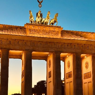 JuliaAikoH's profile picture. Journalist & Producer