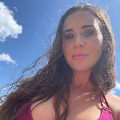 Lisamora30's profile picture. you wish i was the girl next door  ✨ spoiled 💰 it's never enough 💦