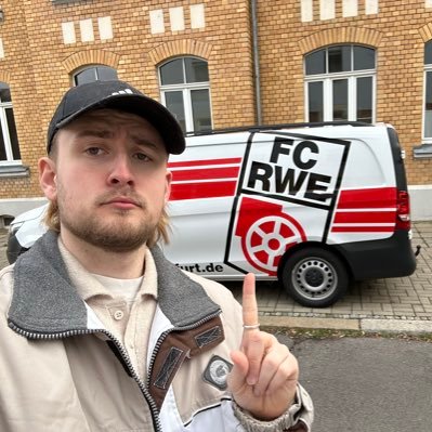 jamiroquint's profile picture. 22 | @RocketLeague Player for @ROTWEISSERFURT | Top 33 RLCS 2025 | B+ | 3x🇩🇪2x🇪🇺2x🇨🇦🎓🥇 | BSc Trainingpsychology @ UniErfurt | Freelance SG-Operator