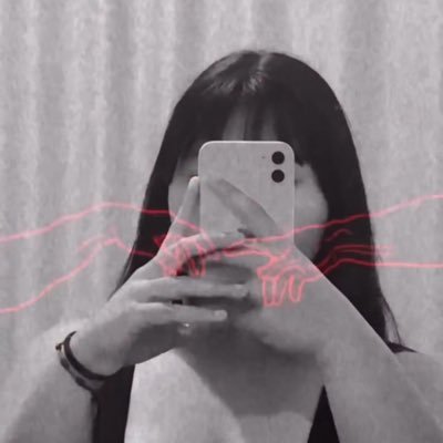 oblxel's profile picture. Amor? Um tormento fascinante. Uma prisão da qual ninguém realmente deseja escapar.
