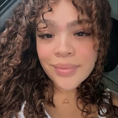 vossLyra's profile picture. Mystery writer.