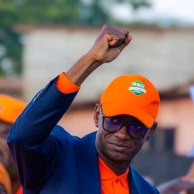 ubt_92's profile picture. Geek à plein temps - Fan de l'AC Milan 🔴⚫