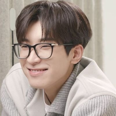 gleejaew147's profile picture. 