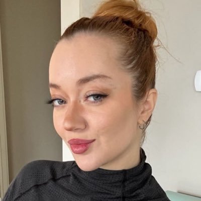 EmmaMagnolia444's profile picture. This is my backup account where I talk to my fans and friends 🩷