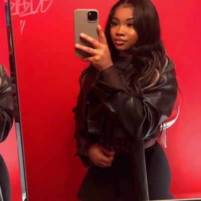 sincerelynaee_'s profile picture. FL🌴🫶🏽 neo soul lover | never wanted perfect. always wanted real.