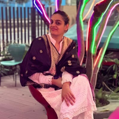 IshlinKaur's profile picture. मुझे भारतीय होने पर नाज़ है.                            पत्रकारिता का जुनून. देखने और सोचने की शक्ति ज़रूरत भर की रखती हूँ इसलिए राय सिर्फ़ मेरी ही है.