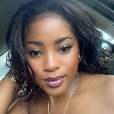 RucellVie's profile picture. Je suis un ensemble d’opposés. Rebelle&Femixiste.🙂 Okok&Eru’s lover. #RH #Bulu🇨🇲 IG:Rucell_Esso Snap:RucellEsso ✌