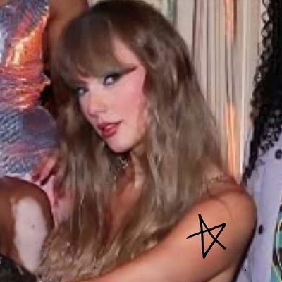 ivyxmaroon's profile picture. ✩₊˚.⋆☾⋆⁺₊✧ i love women in the industry. જ⁀➴❤️🔥 
 ~
yo atendí cuando el demonio llamó