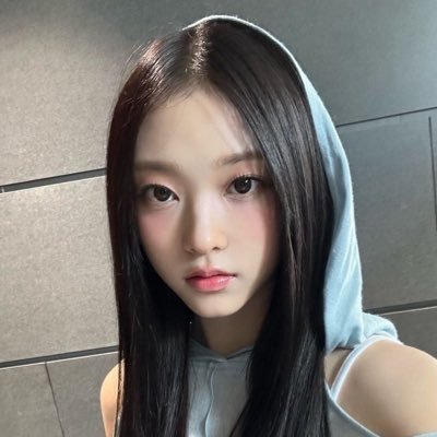 talkintoaghost's profile picture. @newjeansholic