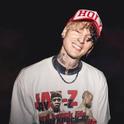 machinegunkelqq's profile picture. Private page