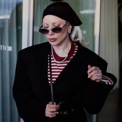 staibenesudime's profile picture. why so negative? so silly.