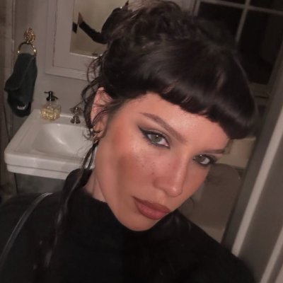 ihrtnialler's profile picture. ·˚ ༘ stay close to home, my lovely daring https://t.co/Y4MMqKue8D