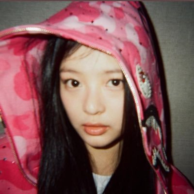 hyeinnv's profile picture. 