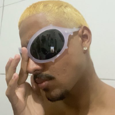 zolanskiiiiii's profile picture. I am Nicki fan                                                           Rj