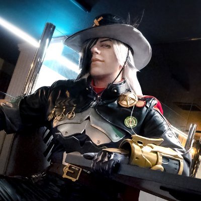 KishiCreates's profile picture. 🧵I'm Kishii !- Prop & Costume fabricator 🎭Production Assistant
🎨#Artist @dridemon 
#Gamer • Cat Dad🐈‍⬛ 🏳️‍🌈🏳️‍⚧️ Business: kishicreates@gmail.com