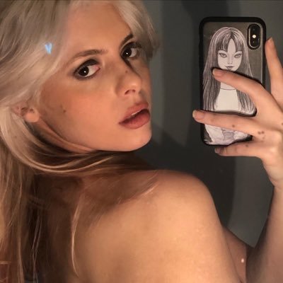 raissaalmeida's profile picture. hottest goth girl in albuquerque