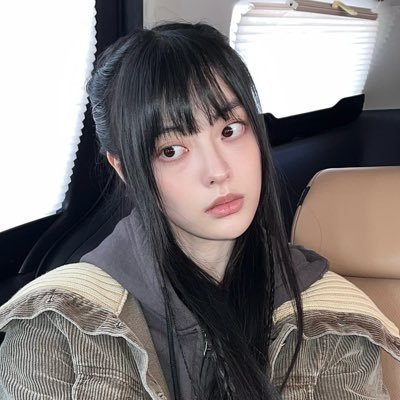 gacghee's profile picture. Graceful as the night, mysterious as a black cat.