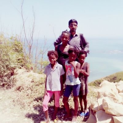 MeharJanBuzdar's profile picture. جسے تم ووٹ کہتے ہو،نظام زر کی بستی میں
 یہ رسم تاج پوشی ہے، درندوں اور لٹیروں کی

🇸 🇦 🇩 🇮 🇦 🇦 🇹 🇦 🇭 🇦