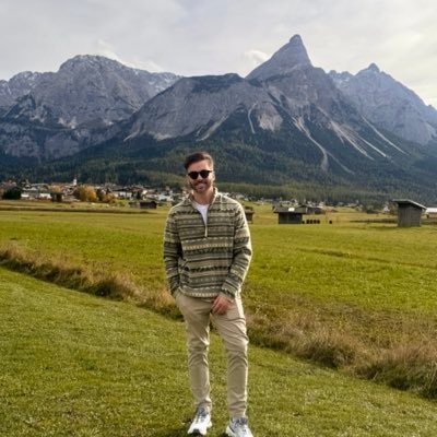 williamsonNBSJ's profile picture. Water • Nature • Pop Punk • Coder • Aliens • Dogs • Intermittent Fitness • KFC • Leafs  • Songwriter
