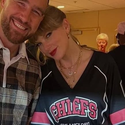 jellyzete's profile picture. tell me for real do you think it's forever?