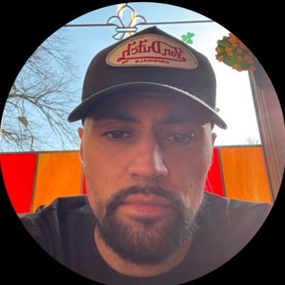manlikeash09's profile picture. 