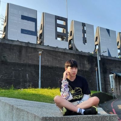 WenwenChen016's profile picture. QAQ 第四個帳號了🥹
171 65 0 台中人 腳控！
可約約跟吃飯聊天！