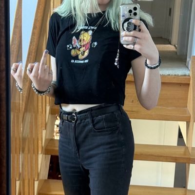 _serenjade's profile picture. 26 | artist, vampire lady | recovery is not linear, and aging is a privilege | trans rights are human rights | ✧₊⁺⋆☽⋆.˚₊✩ ◯ ☽ ◑ ● ◐ ❨ ◯ ✩₊˚.⋆☾⋆⁺₊✧