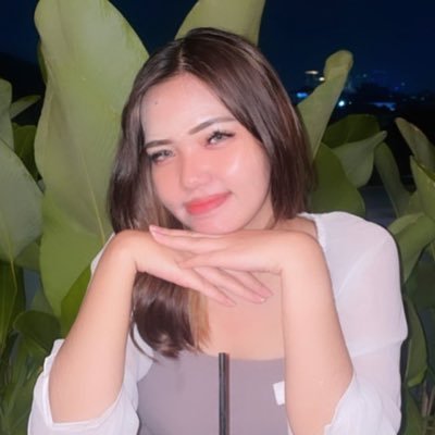 icebearandme's profile picture. we’re perfect in feeling, broken in reality