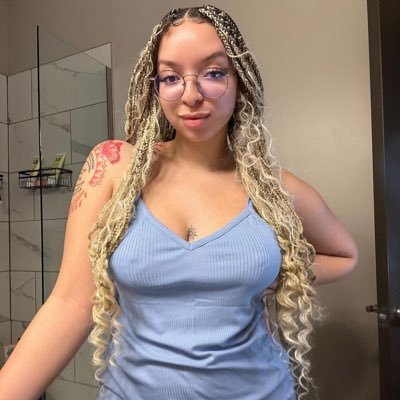 VivianRose38509's profile picture. Vivian 1234